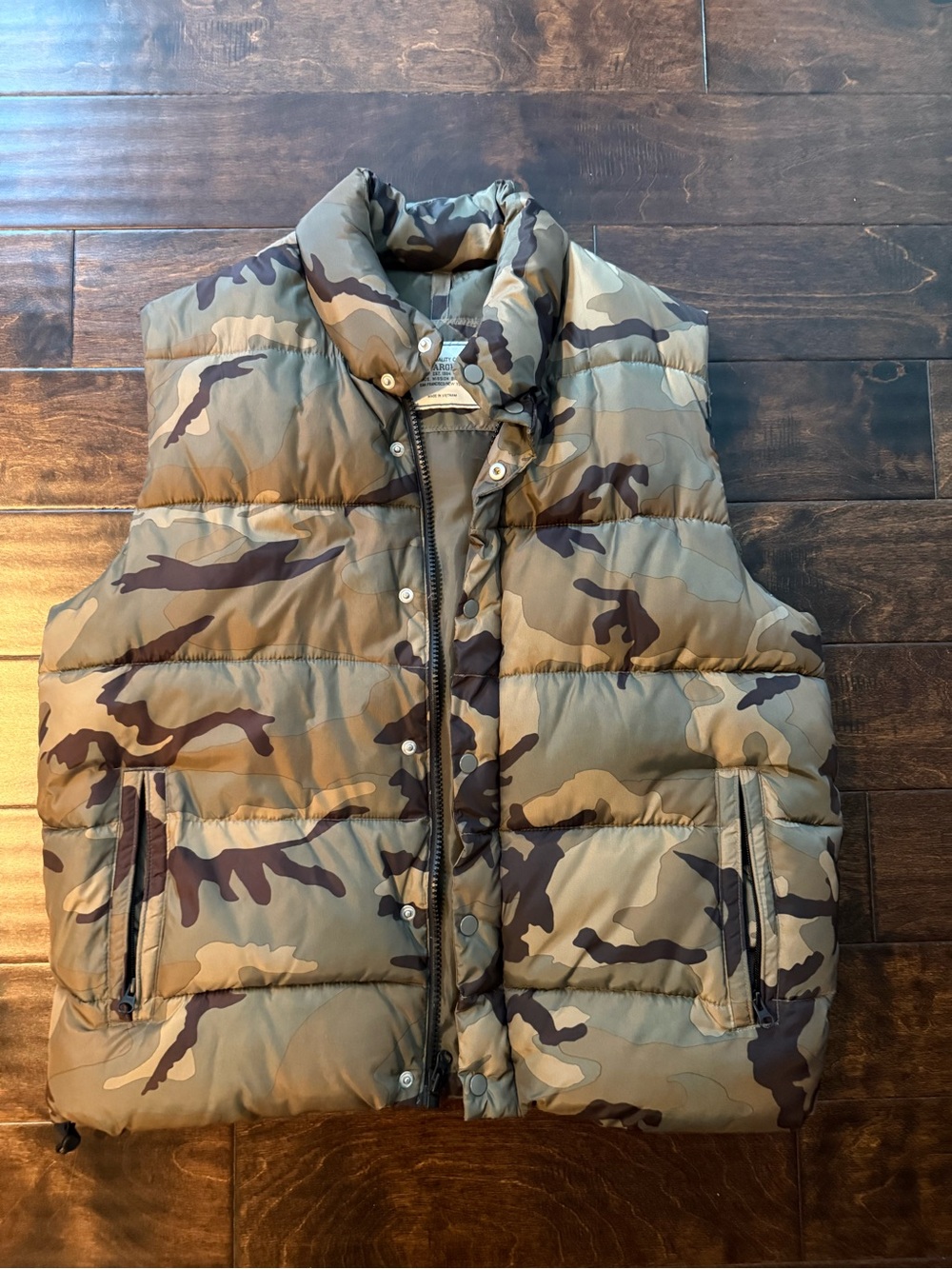 Old Navy Men's Camouflage Puffer Vest - Brown, Tan, Green